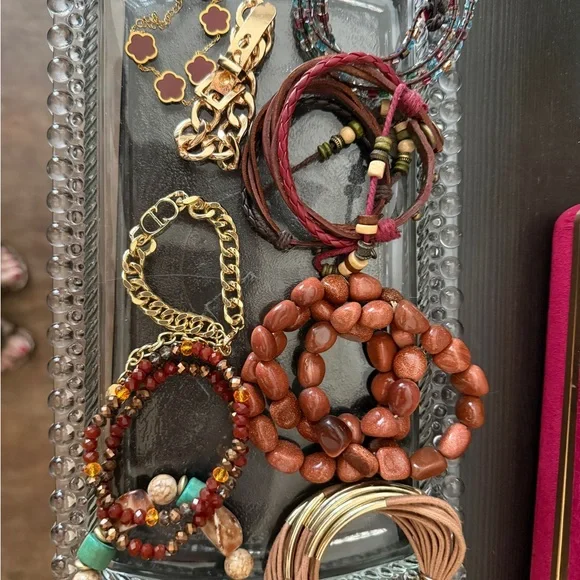 Elegant Gold and Brown Women's Jewelry Lot - Picture 1 of 4